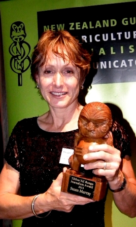 Susan Murray of Radio NZ - winner of the 2013 TBfree NZ Rongo Award